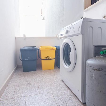 Appartamento A 150 M Dal Mare Climatizzato Con Bellissimo Patio Esterno Torre Pali 외부 사진