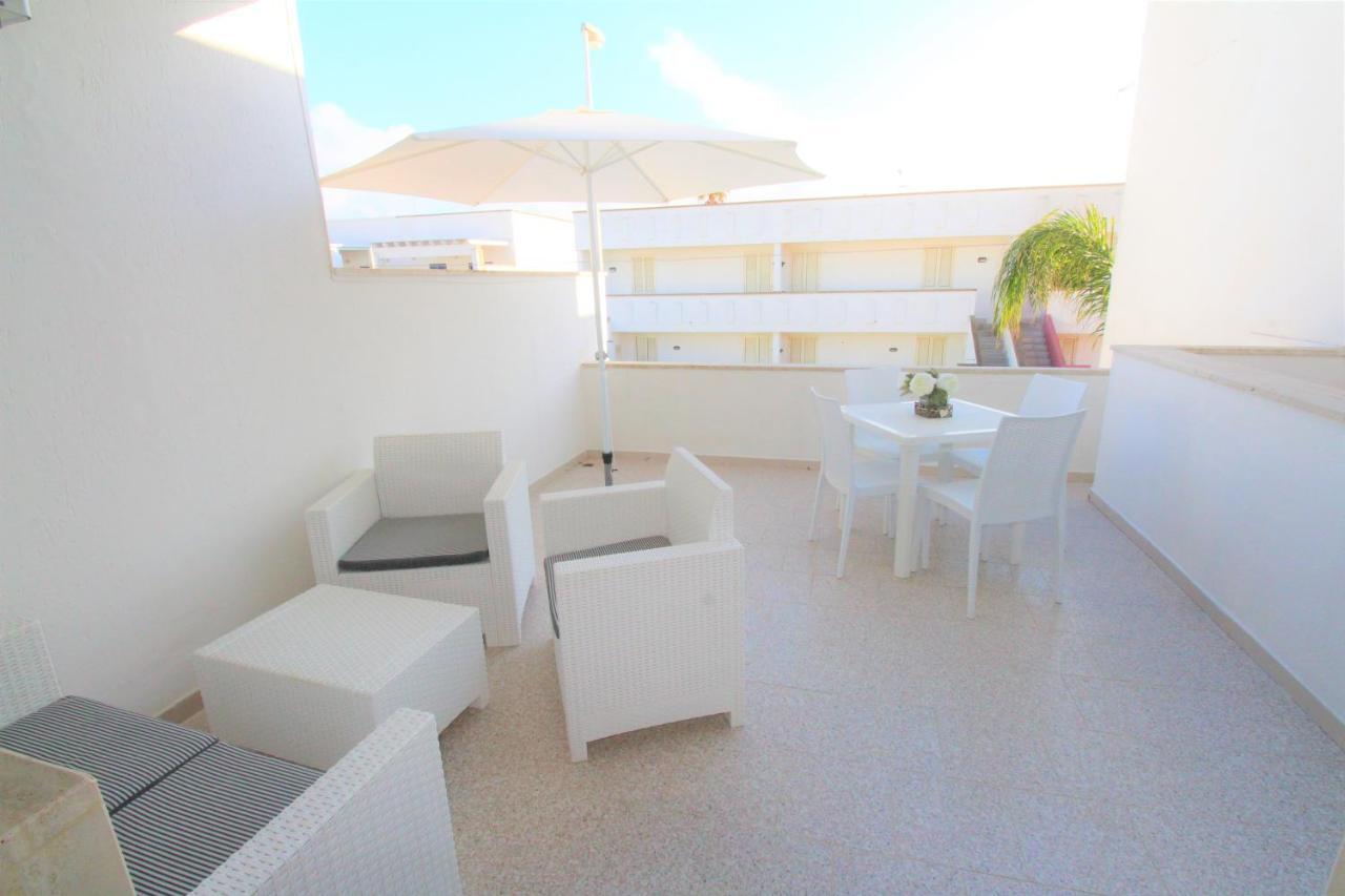 Appartamento A 150 M Dal Mare Climatizzato Con Bellissimo Patio Esterno Torre Pali 외부 사진
