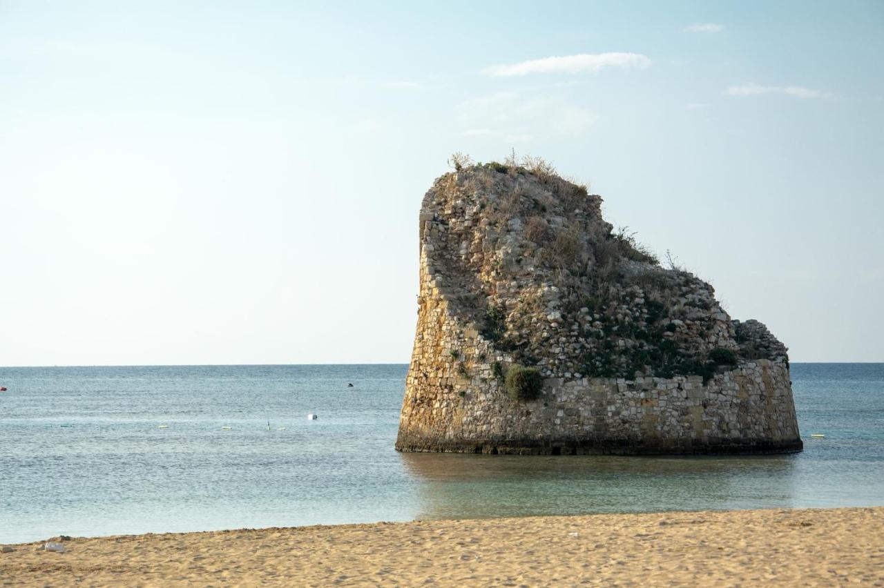 Appartamento A 150 M Dal Mare Climatizzato Con Bellissimo Patio Esterno Torre Pali 외부 사진