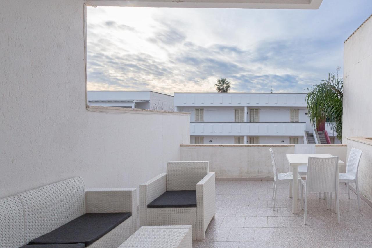 Appartamento A 150 M Dal Mare Climatizzato Con Bellissimo Patio Esterno Torre Pali 외부 사진